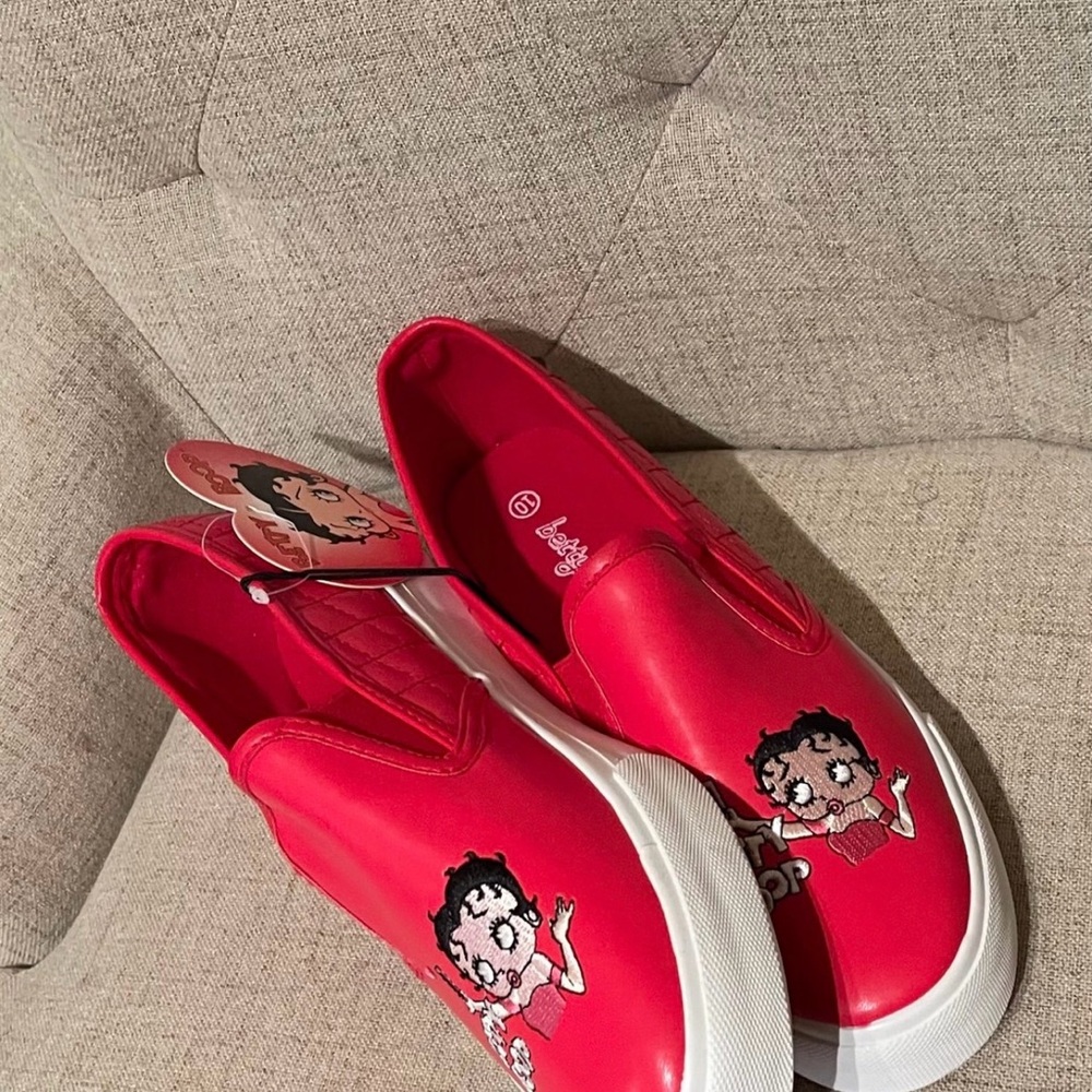 Betty Boop Womens red canvas shoes size 10 NEW - Picture 8 of 9